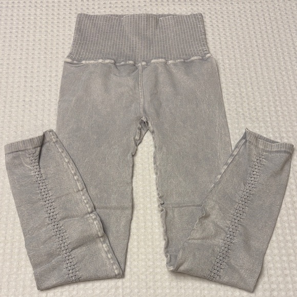 New! FREE PEOPLE Movement XS/S High-Rise 7/8 Length GOOD KARMA Leggings - Picture 2 of 16